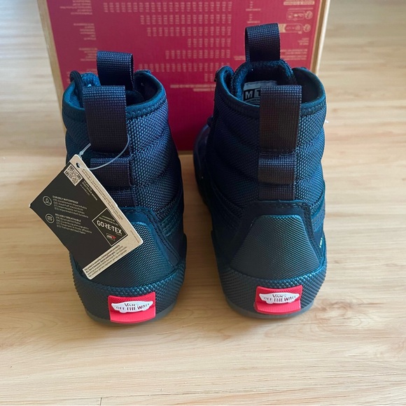 Vans SK8-HI GORE-TEX MTE-3 'BLACKOUT' Women 9.0 US Mens 7.5 US - Picture 10 of 13